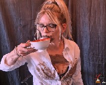 Scat Slut-Orgasma Celeste a dirty secretary at her lunch break 10