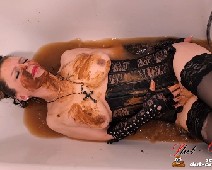 Scat Slut-Orgasma Celeste taking a bath in my own shit 10